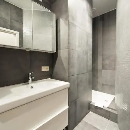 Spacious 2-bedroom In The Heart Of Амстердам